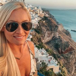 Meet your Posher, Whitney